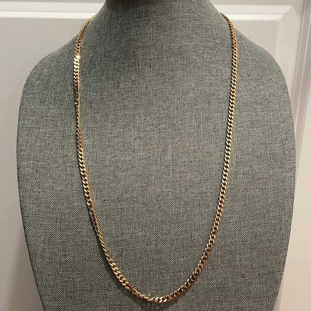 Gold Tone Link Chain Necklace - Picture 3 of 9